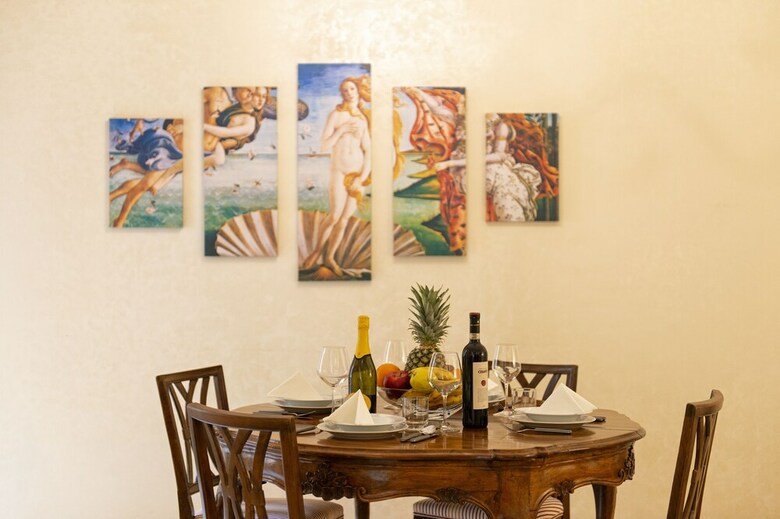 Rome Trevi Fountain Apartment