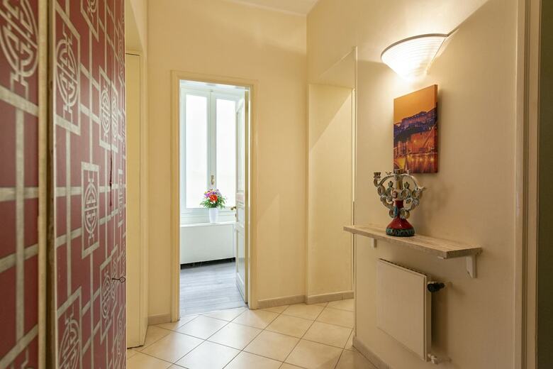 Rome Trevi Fountain Apartment