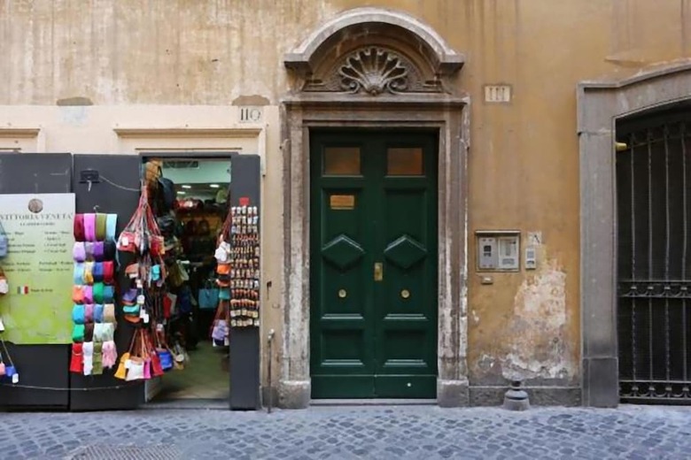 Rome Trevi Fountain Apartment
