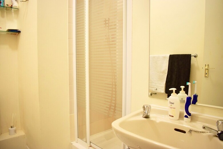 Airy 1 Bedroom Apartment In Central Dublin