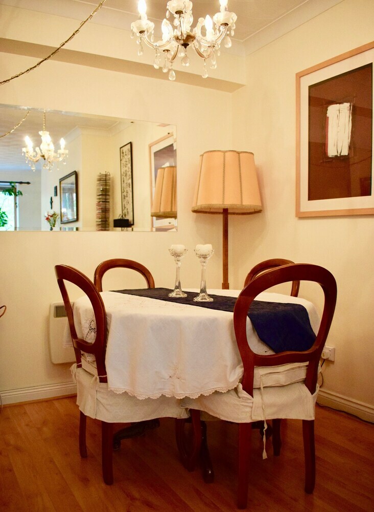 Airy 1 Bedroom Apartment In Central Dublin
