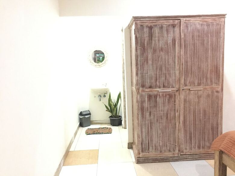 Bed & Breakfast Svaka Homestay