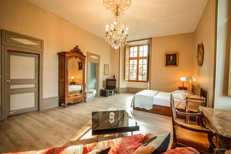 Chateau De Sauveboeuf B&B