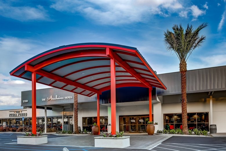 Anaheim Plaza Hotel