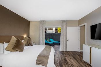 Anaheim Plaza Hotel