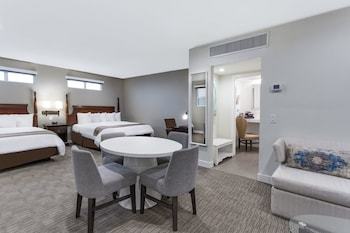 Anaheim Plaza Hotel
