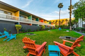 Anaheim Plaza Hotel