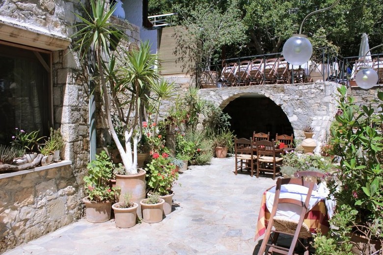 Hotel Arolithos Traditional Cretan Village