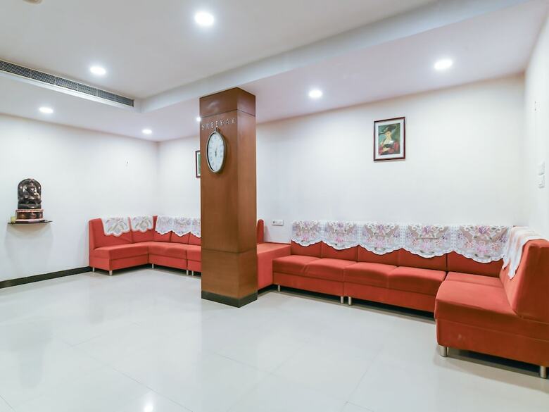 Hotel Oyo 3229 Balaji Grand