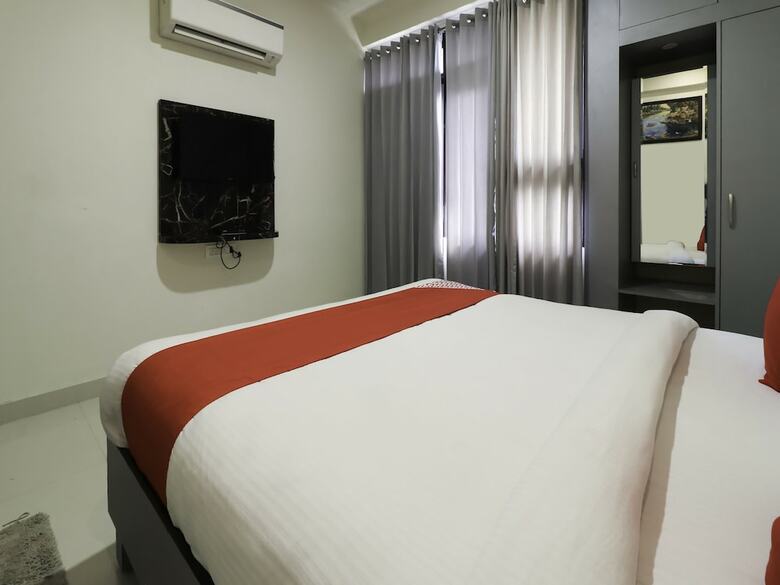 Oyo 28722 The Prince Hotel