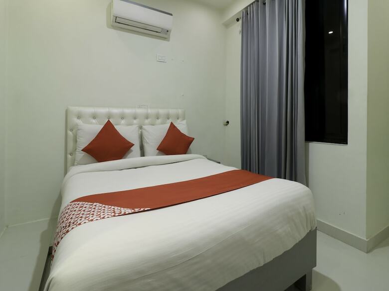 Oyo 28722 The Prince Hotel