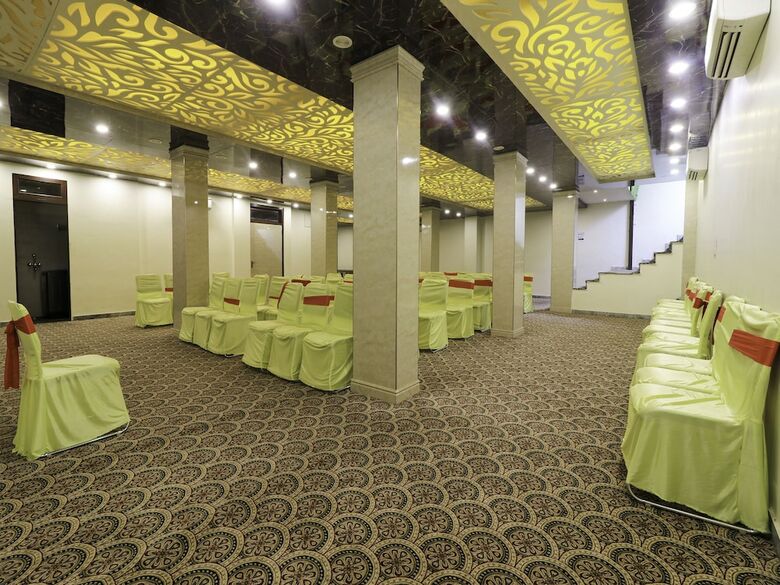 Oyo 28722 The Prince Hotel