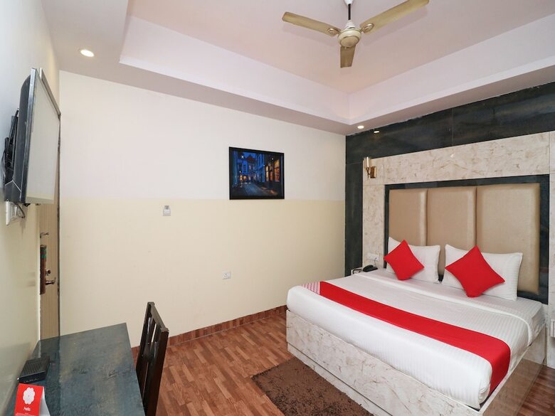 Hotel Oyo 26161 Plazzo Inn