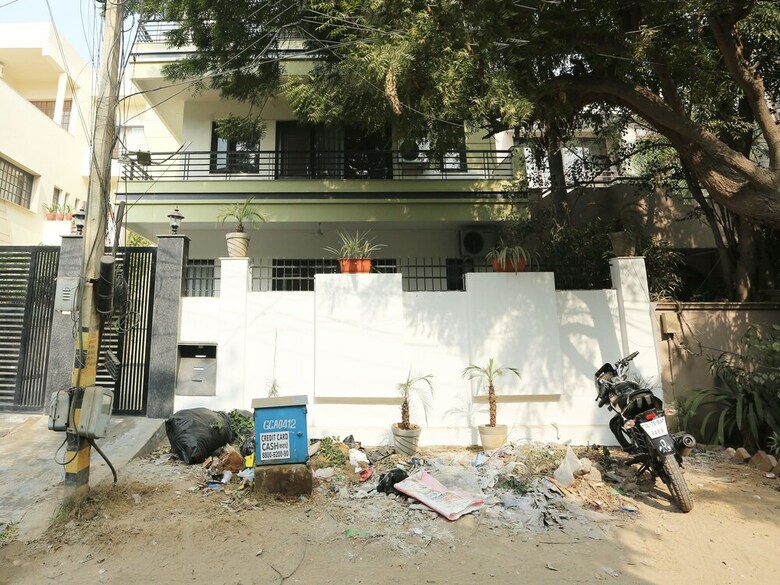 Hotel Oyo 27674 Dhairya Residency