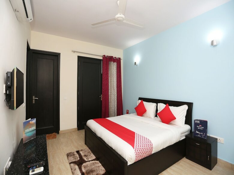 Hotel Oyo 27674 Dhairya Residency