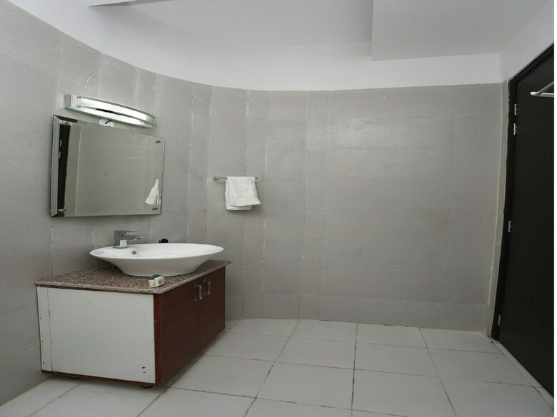 Hotel Oyo 27674 Dhairya Residency