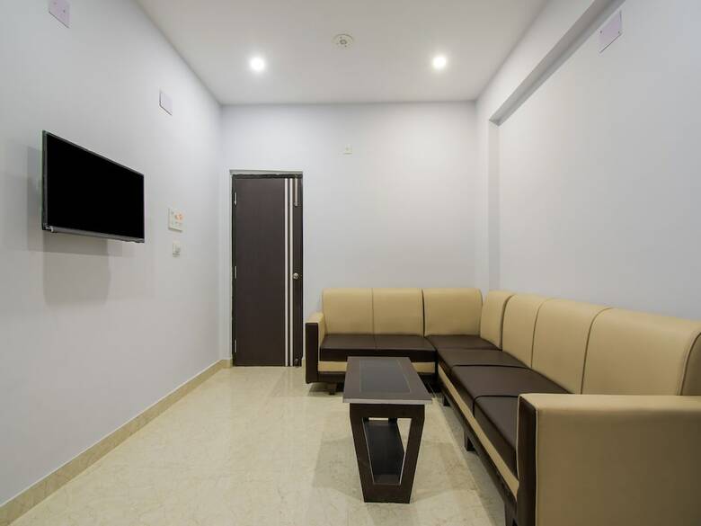 Oyo 26974 Hotel S G International