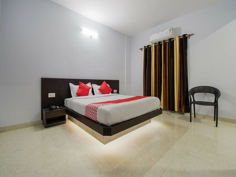 Oyo 26974 Hotel S G International