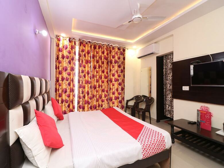 Hotel Oyo 26869 Taj View Pent House