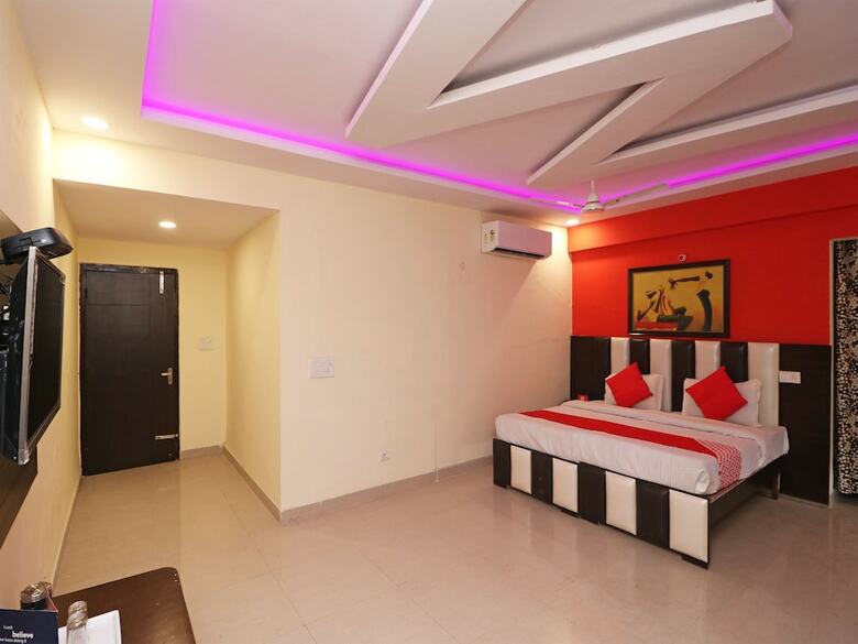 Hotel Oyo 26869 Taj View Pent House