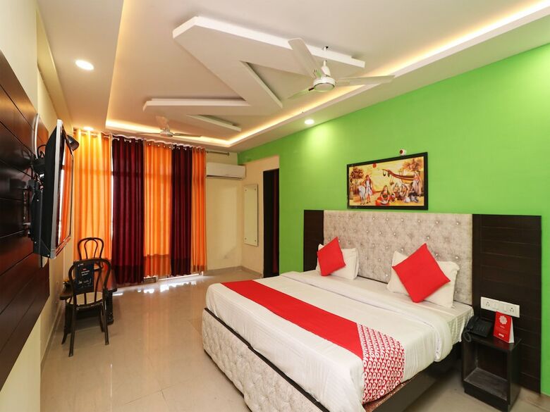 Hotel Oyo 26869 Taj View Pent House
