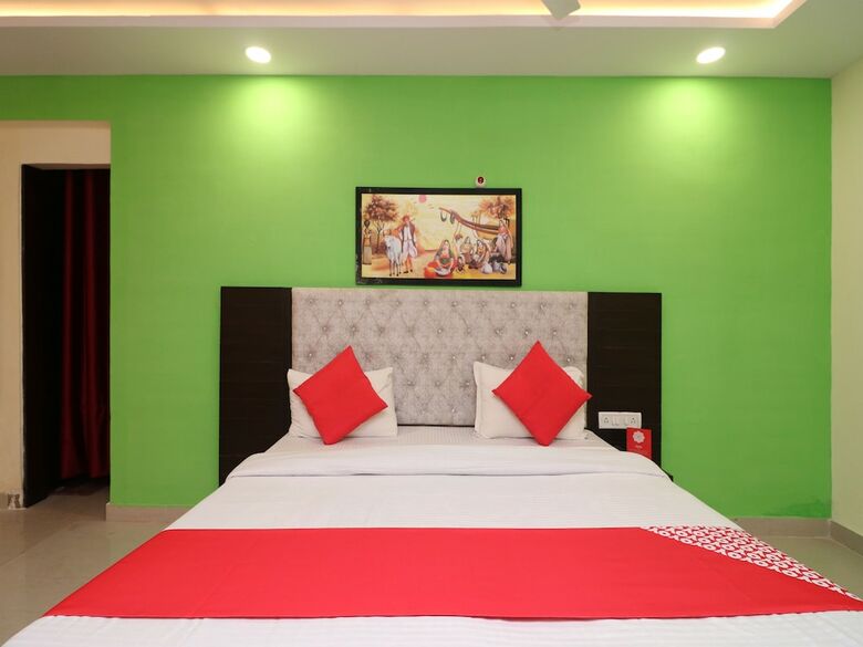 Hotel Oyo 26869 Taj View Pent House