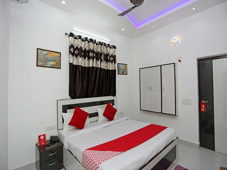 Oyo 26628 Hotel Rest Palace