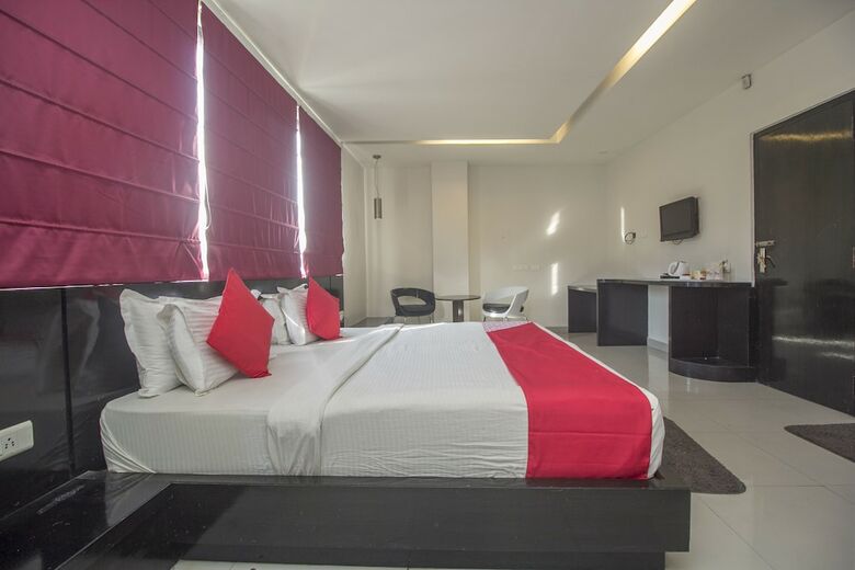 Hotel Oyo 28171 Kava Suites