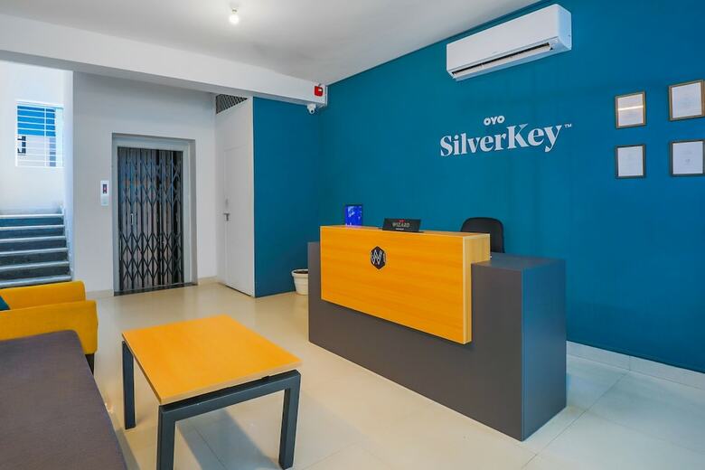 Hotel Oyo 20035 Silverkey Srinagar Colony