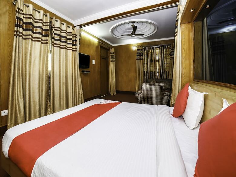 Oyo 28071 Hotel Prakash Regency