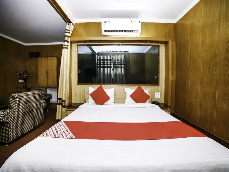 Oyo 28071 Hotel Prakash Regency