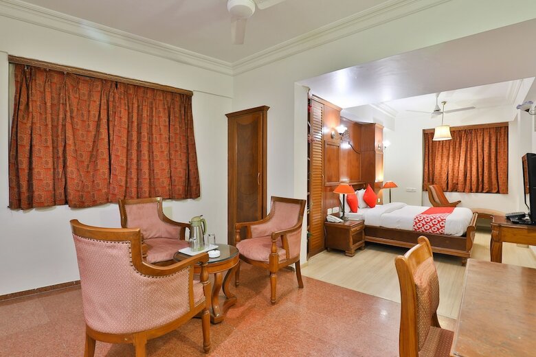 Oyo 23288 Hotel Pinnacle