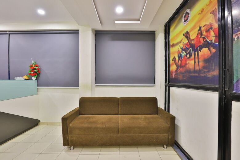 Oyo 26999 Hotel Sg