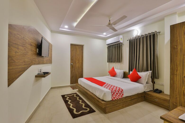 Oyo 26999 Hotel Sg