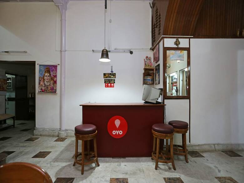 Oyo 10653 Hotel Clark