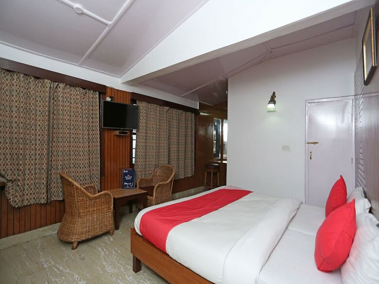 Oyo 10653 Hotel Clark
