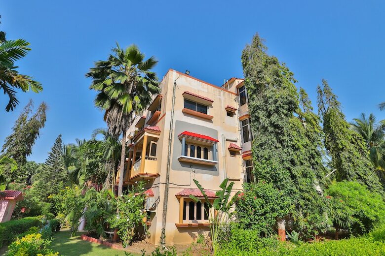 Oyo 18385 Hotel Triveni