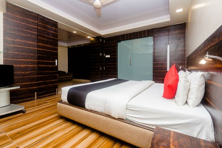 Capital O 27600 Hotel Sai Plaza