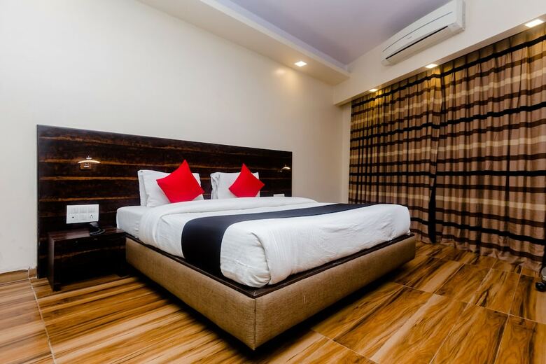 Capital O 27600 Hotel Sai Plaza