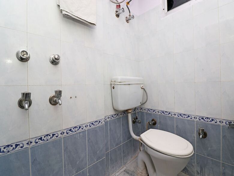 Oyo 8379 Hotel Kamal