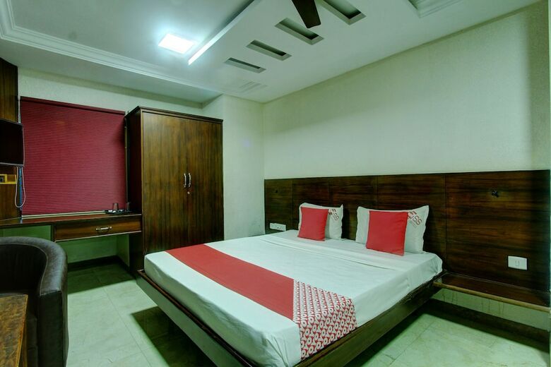 Oyo 26797 Ss Hotels