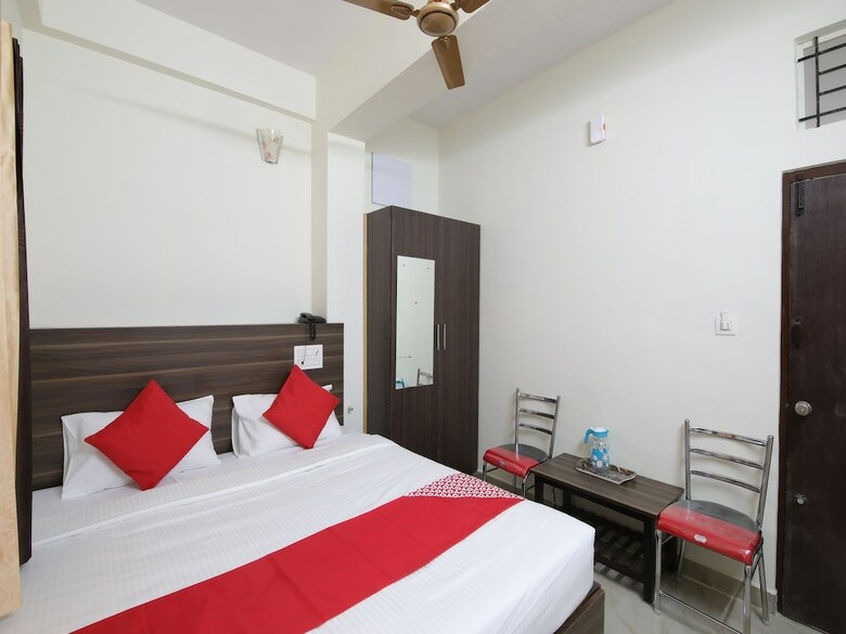 Hotel Oyo 26630 Mathura Inn