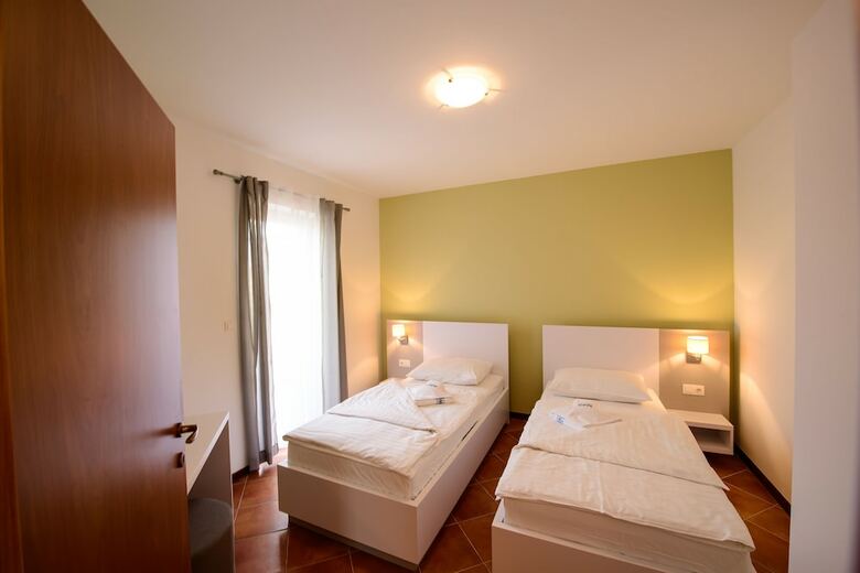 Plavo Nebo Oleander Apartments