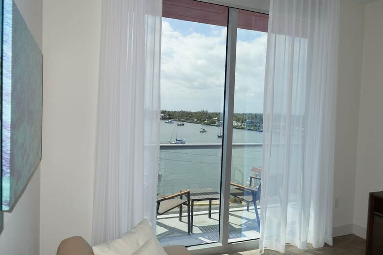Brand New Water Apartment On The Beach