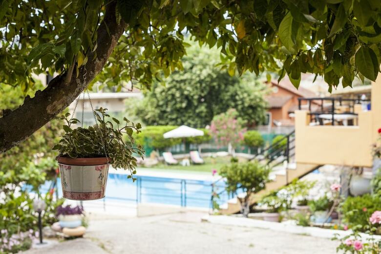 Ipsos Pool Apartments, Villa Maria By Konnect