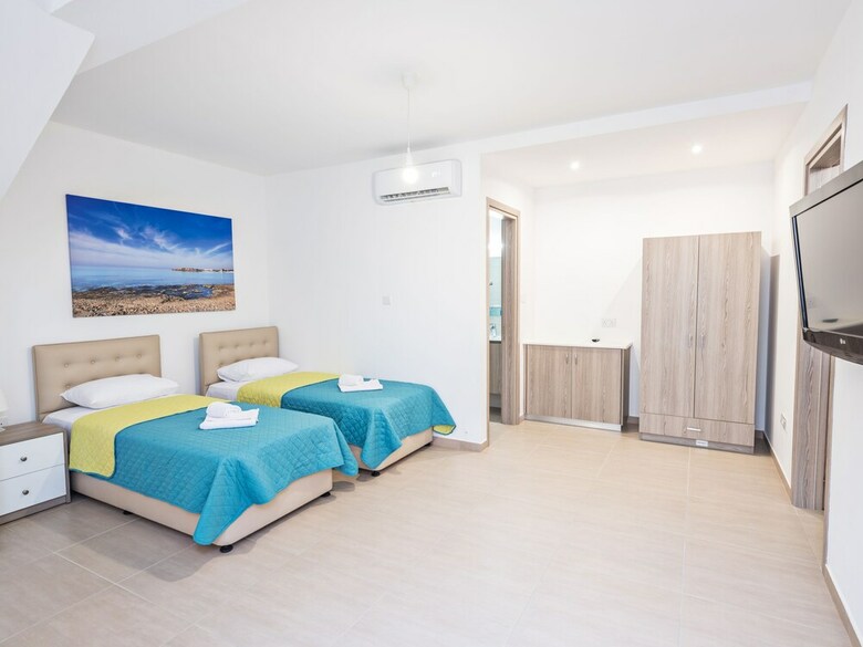 Polymnia Villa 490b