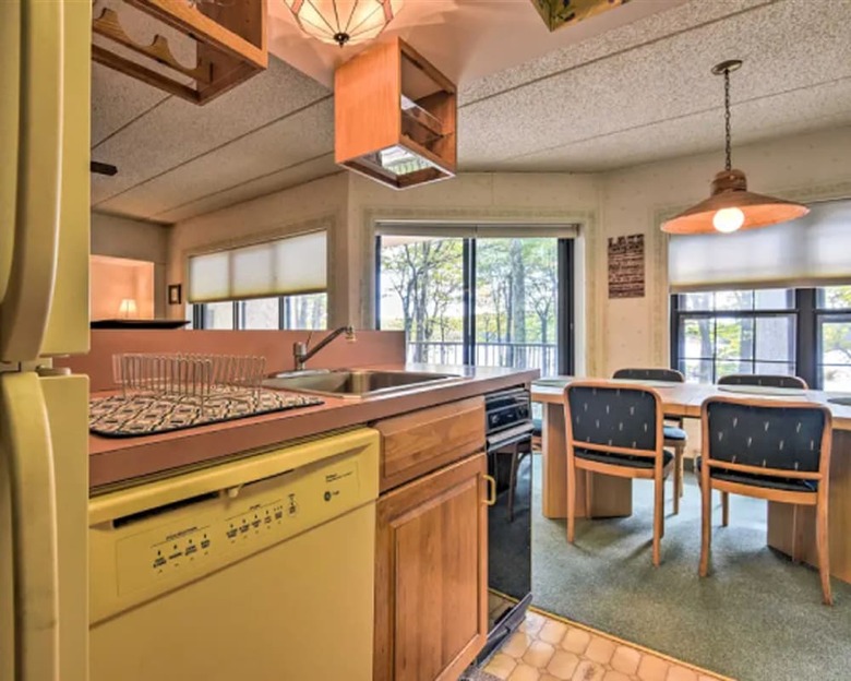 Cozy Pocono Mountain Escape