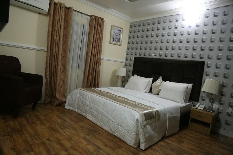 Nelseno Hotel
