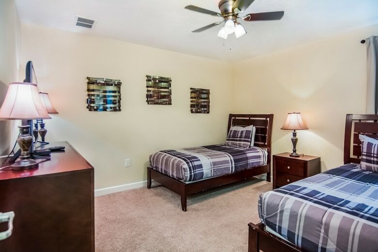 Home Next To Disney Cg1406