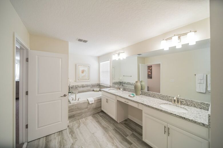 Modern Star Wars Vacation Home Cg1593